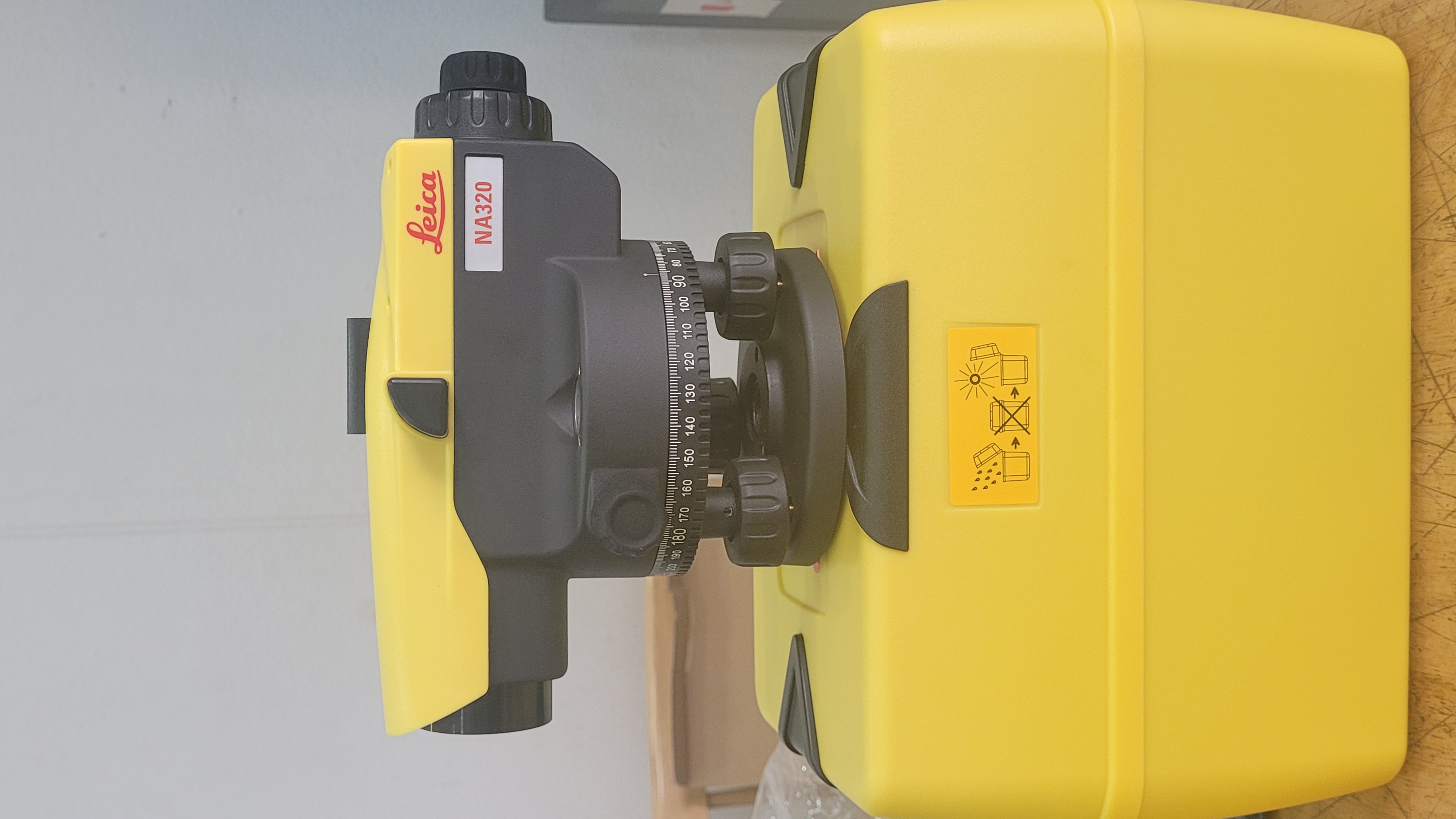 Máy thủy bình Leica NA320